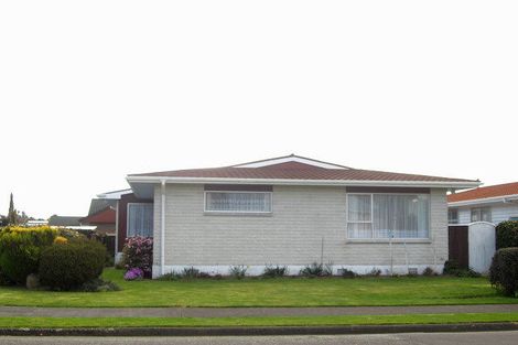 Photo of property in 13 Avon Street, Levin, 5510