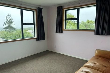 Photo of property in 35 Pikarere Street, Titahi Bay, Porirua, 5022