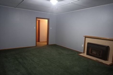 Photo of property in 2 Robertshawe Crescent, Dannevirke, 4930