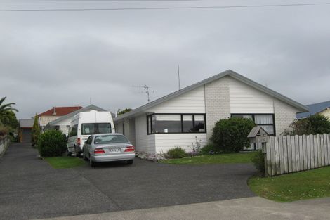 Photo of property in 2/14 Brixton Road, Manly, Whangaparaoa, 0930