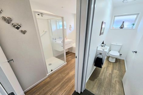 Photo of property in 32 Whakatipu Street, Pegasus, 7612