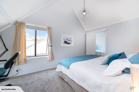 Photo of property in 2/8 Shakespeare Road, Milford, Auckland, 0620