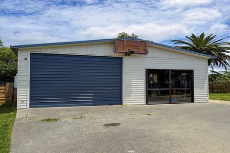 Photo of property in 33 Shearwater Street, One Tree Point, 0118