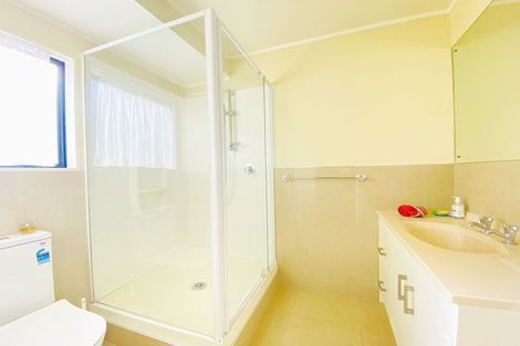 Photo of property in 38 West Fairway, Golflands, Auckland, 2013