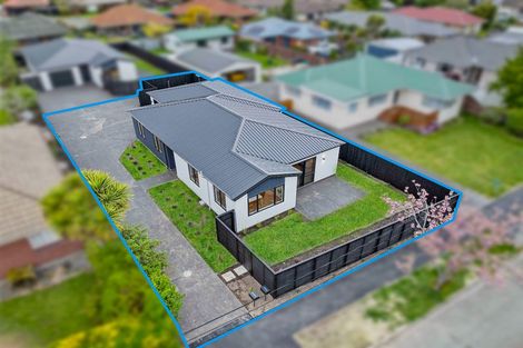 Photo of property in 10a Farquhars Road, Redwood, Christchurch, 8051