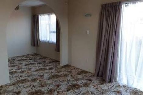 Photo of property in 17 Meadowood Drive, Unsworth Heights, Auckland, 0632