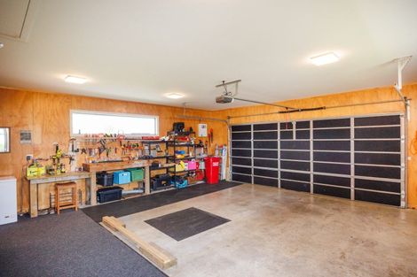 Photo of property in 20 Loveston Lane, Kelvin Grove, Palmerston North, 4470