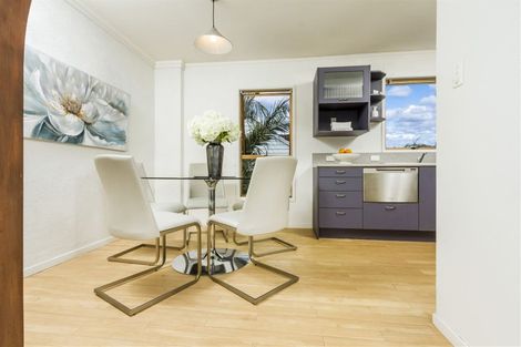 Photo of property in 2/57 Lake Road, Devonport, Auckland, 0624