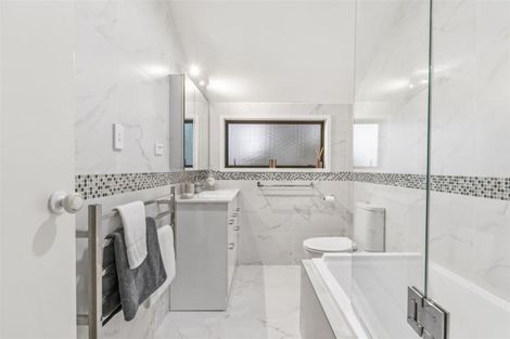 Photo of property in 52b Aroha Avenue, Sandringham, Auckland, 1025