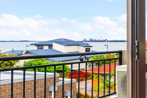 Photo of property in 12b Waikura Drive, Te Atatu Peninsula, Auckland, 0610