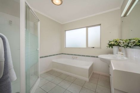 Photo of property in 28 Astoria Place, Northpark, Auckland, 2013