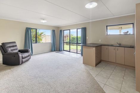 Photo of property in 4 Pampas Place, Western Heights, Hamilton, 3200