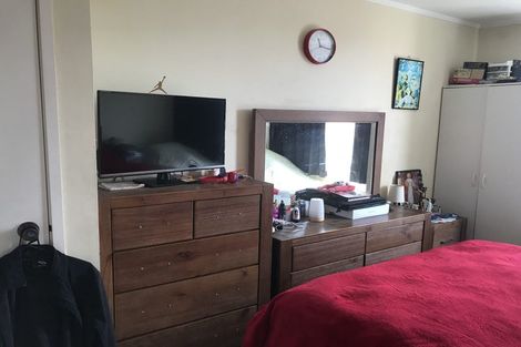 Photo of property in 1 Caen Road, Panmure, Auckland, 1072