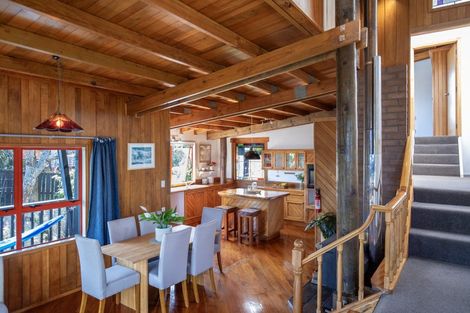 Photo of property in 1 Bay View Road, Raglan, 3225