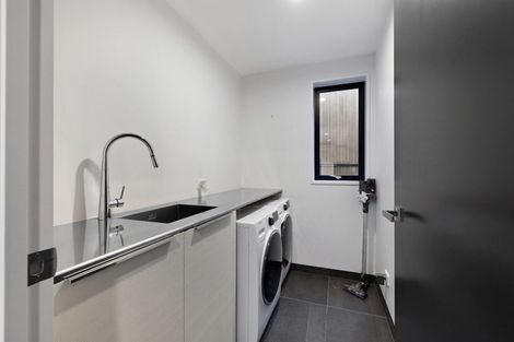 Photo of property in 18 Falcon Heights, Mount Creighton, Queenstown, 9371