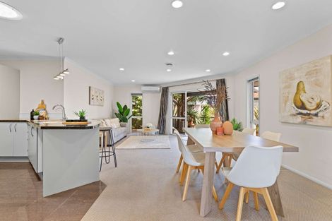 Photo of property in 2 Gibson Place, Papamoa Beach, Papamoa, 3118