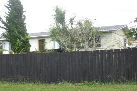 Photo of property in 2 Tuna Place, Manurewa, Auckland, 2102