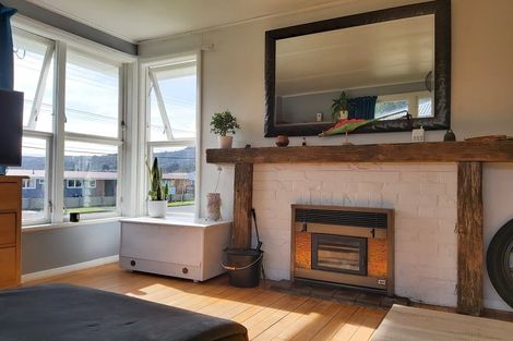 Photo of property in 23 Delaney Drive, Stokes Valley, Lower Hutt, 5019