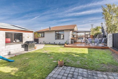 Photo of property in 11 Nyoli Street, Northcote, Christchurch, 8052