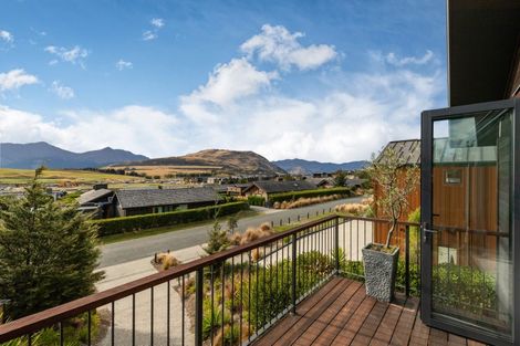 Photo of property in 31 Rannoch Drive, Jacks Point, Queenstown, 9371