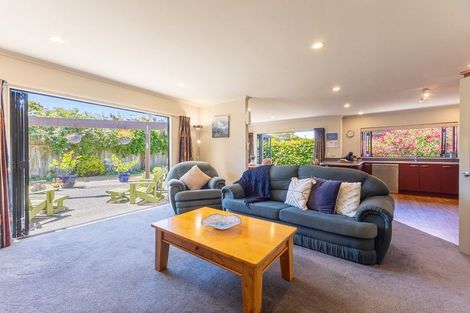 Photo of property in 95 Weggery Drive, Waikanae Beach, Waikanae, 5036