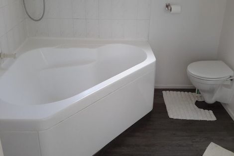 Photo of property in 26 Mayall Avenue, Beach Haven, Auckland, 0626