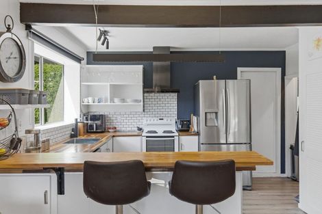 Photo of property in 72 Elizabeth Street, Waikanae, 5036