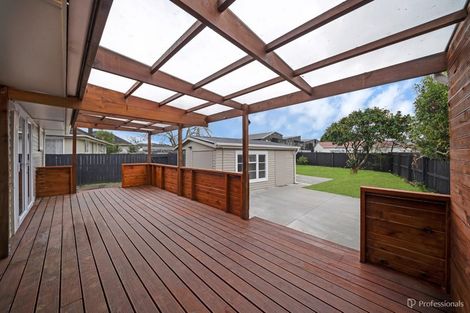 Photo of property in 11 Awatere Street, Clover Park, Auckland, 2023