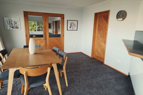 Photo of property in 32 Avalon Crescent, Fernhill, Queenstown, 9300