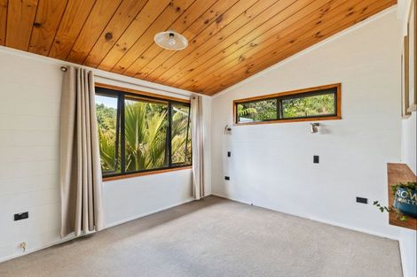 Photo of property in 13 Lindaver Grove, Merrilands, New Plymouth, 4312