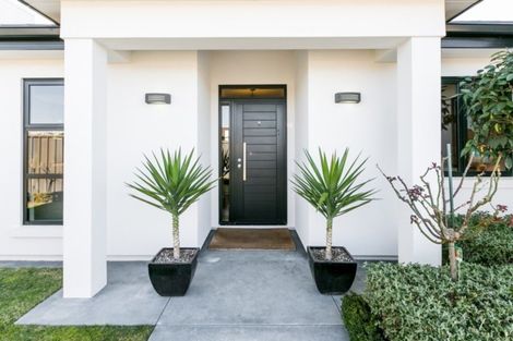 Photo of property in 21 Haast Place, Poraiti, Napier, 4112