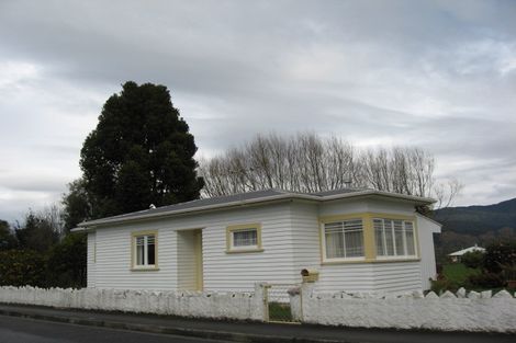 Photo of property in 117 Commercial Street, Takaka, 7110