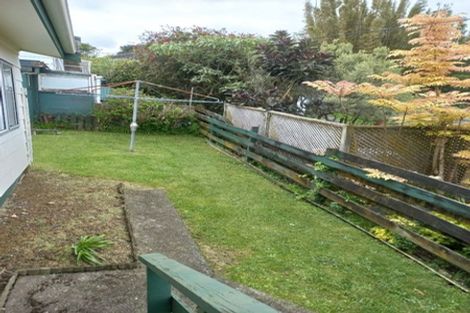 Photo of property in 72 Vodanovich Road, Te Atatu South, Auckland, 0610