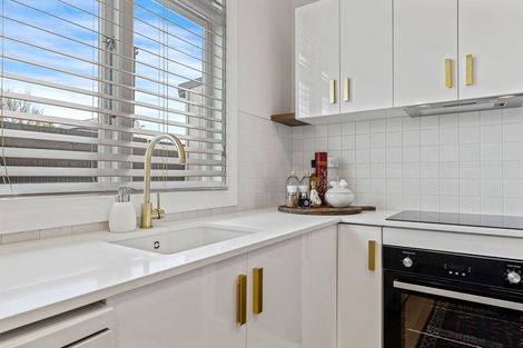 Photo of property in 1/19 Hills Road, Edgeware, Christchurch, 8013