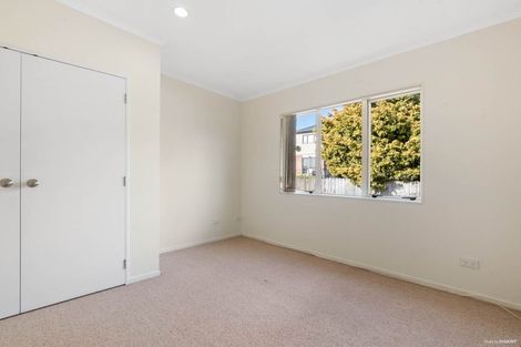 Photo of property in 16 Brashier Circle, Sunnyvale, Auckland, 0612