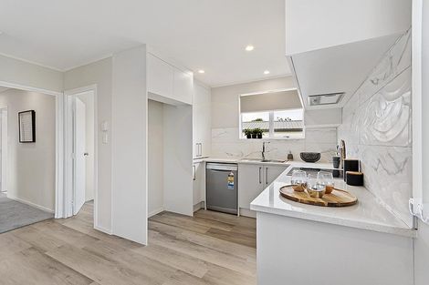 Photo of property in 2/3 Sparrow Place, Weymouth, Auckland, 2103