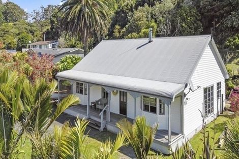 Photo of property in 31 Matauwhi Road, Russell, 0202