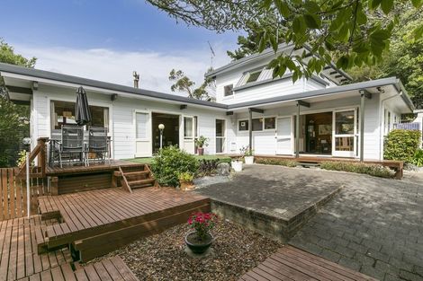 Photo of property in 9 Goddard Grove, Churton Park, Wellington, 6037