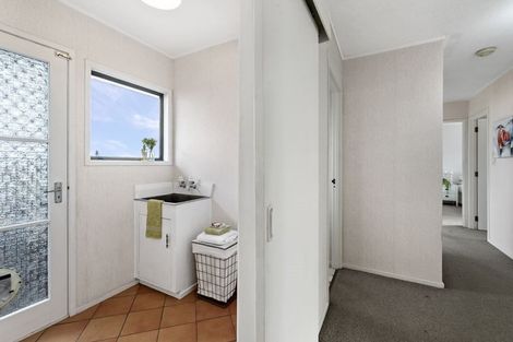 Photo of property in 2/19 Amante Crescent, Mairangi Bay, Auckland, 0630