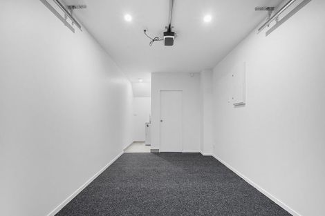 Photo of property in 37b Flanshaw Road, Te Atatu South, Auckland, 0610