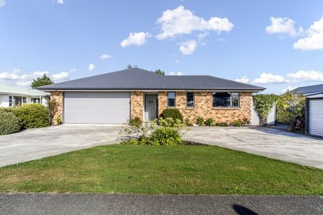 Photo of property in 52 Park Street, Winton, 9720