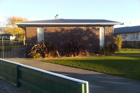 Photo of property in 42 Acacia Street, Kelvin Grove, Palmerston North, 4414