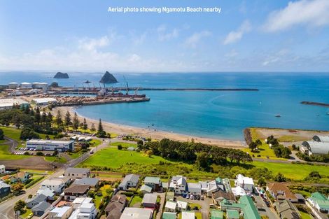 Photo of property in 11 South Road, Moturoa, New Plymouth, 4310