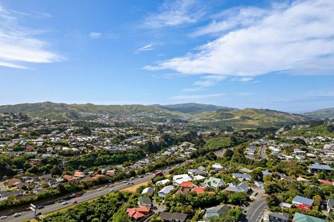 Photo of property in 5 Brydon Way, Paparangi, Wellington, 6037