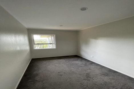 Photo of property in 40 Morriggia Place, Bayview, Auckland, 0629