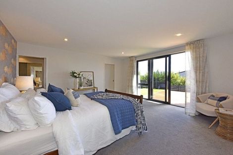 Photo of property in 3 Stoneyridge Close, Mount Pleasant, Christchurch, 8081