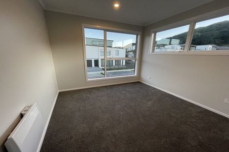 Photo of property in 24 Koreke Close, Kenepuru, Porirua, 5022