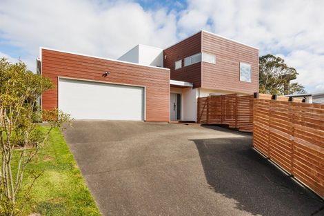 Photo of property in 125 Atawhai Road, Fitzherbert, Palmerston North, 4410