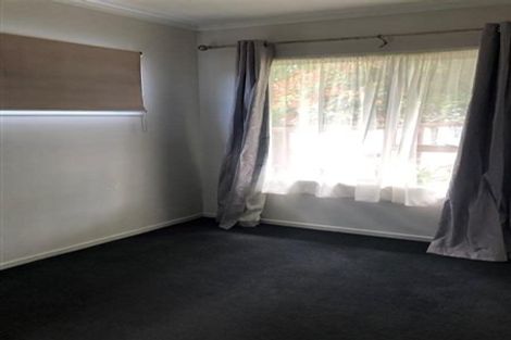Photo of property in 13 Huruhuru Road, Massey, Auckland, 0614