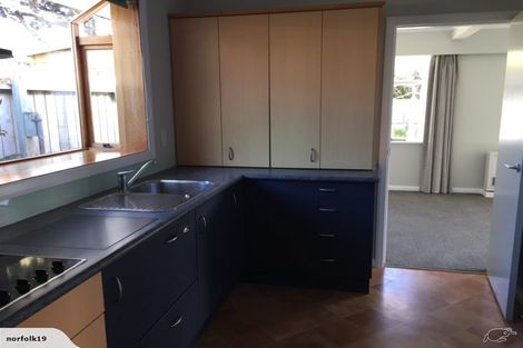 Photo of property in 98 Melbourne Road, Island Bay, Wellington, 6023